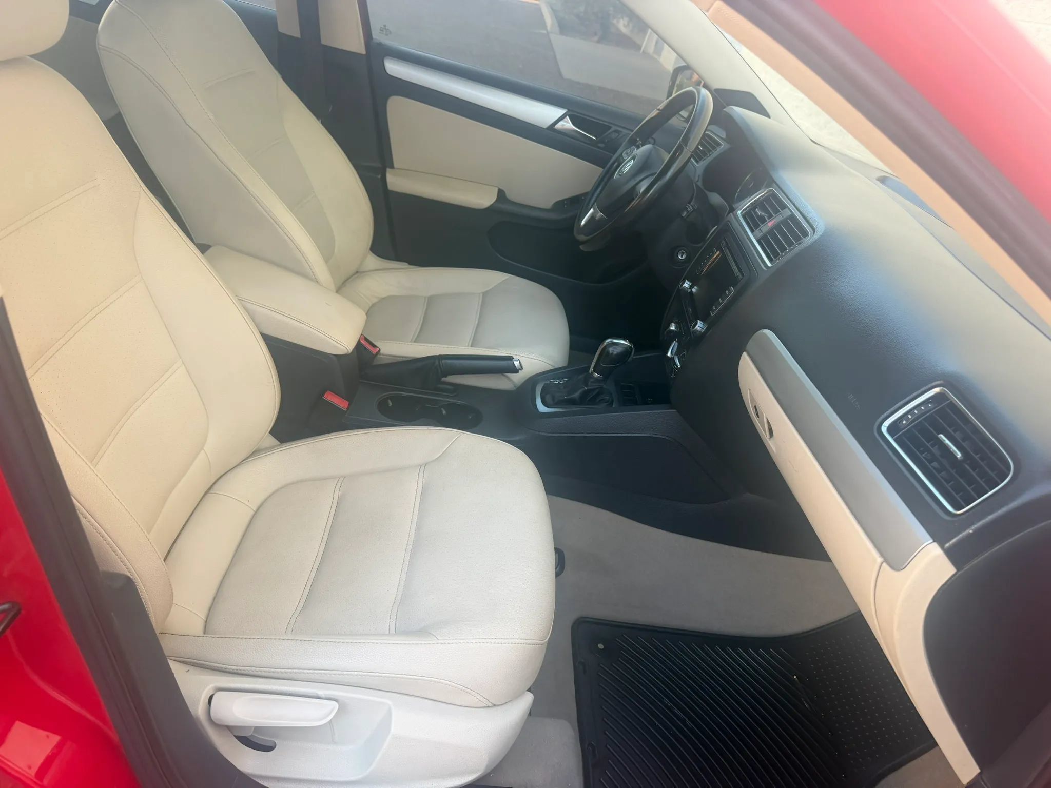 Used 2012 Volkswagen Jetta TDI FWD image 12