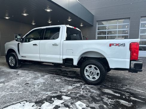 Used 2024 Ford F250 XLT w/ FX4 Off-Road Package image 5