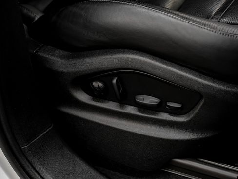 Used 2023 Porsche Cayenne Base image 46