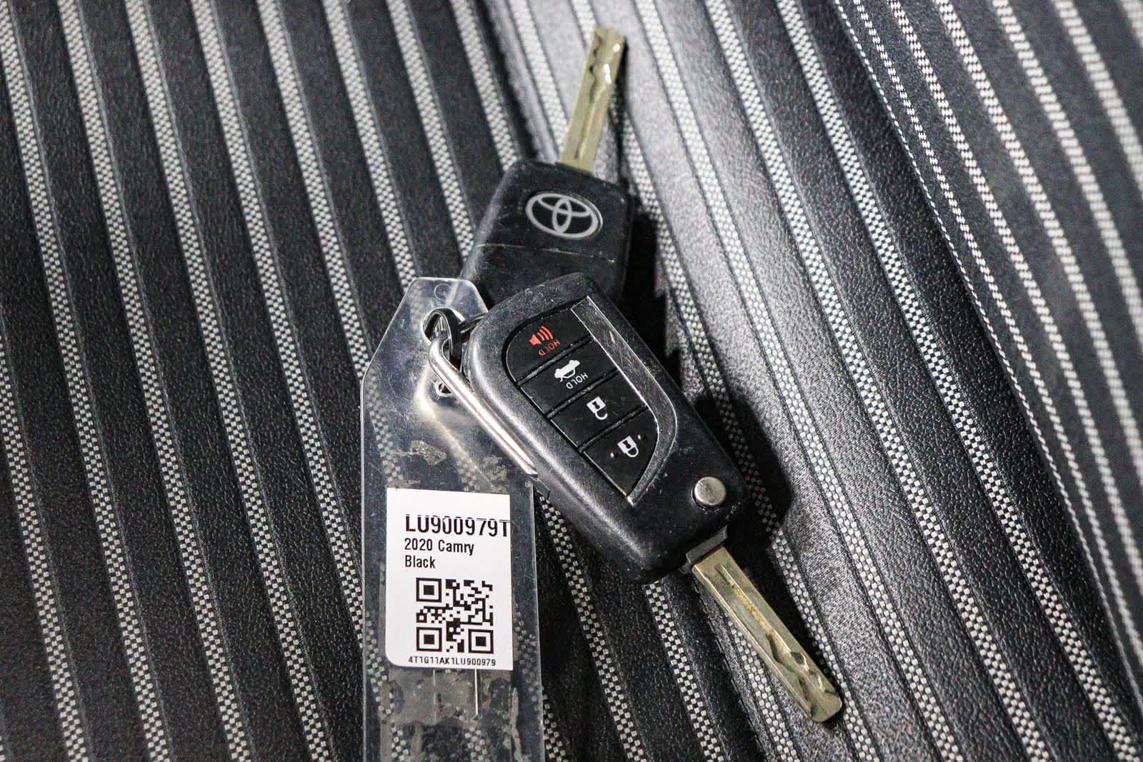 Used 2020 Toyota Camry SE w/ Carpet Mat Package FWD image 28