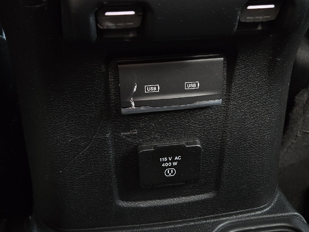 Used 2022 Jeep Gladiator Sport AWD/4WD image 9