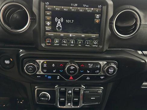 Used 2023 Jeep Wrangler Unlimited Sahara w/ Cold Weather Group AWD/4WD image 19