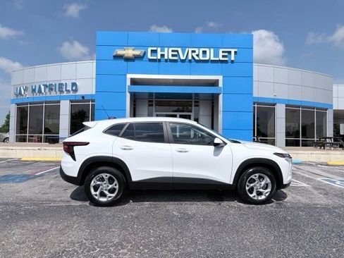 New 2026 Chevrolet Trax LS w/ LS Convenience Package FWD image 1