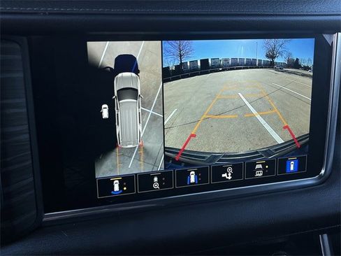 Used 2023 GMC Yukon XL Denali image 23