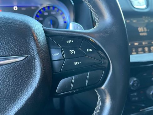 Used 2015 Chrysler 300 S image 32