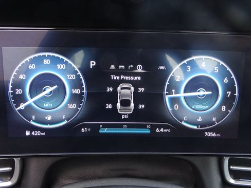 Certified 2025 Hyundai Elantra SEL FWD image 8