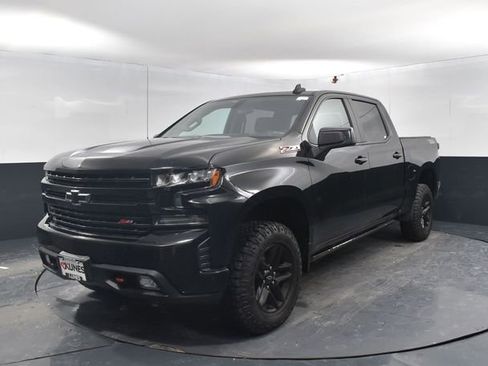 Used 2019 Chevrolet Silverado 1500 LT Trail Boss w/ Convenience Package image 3
