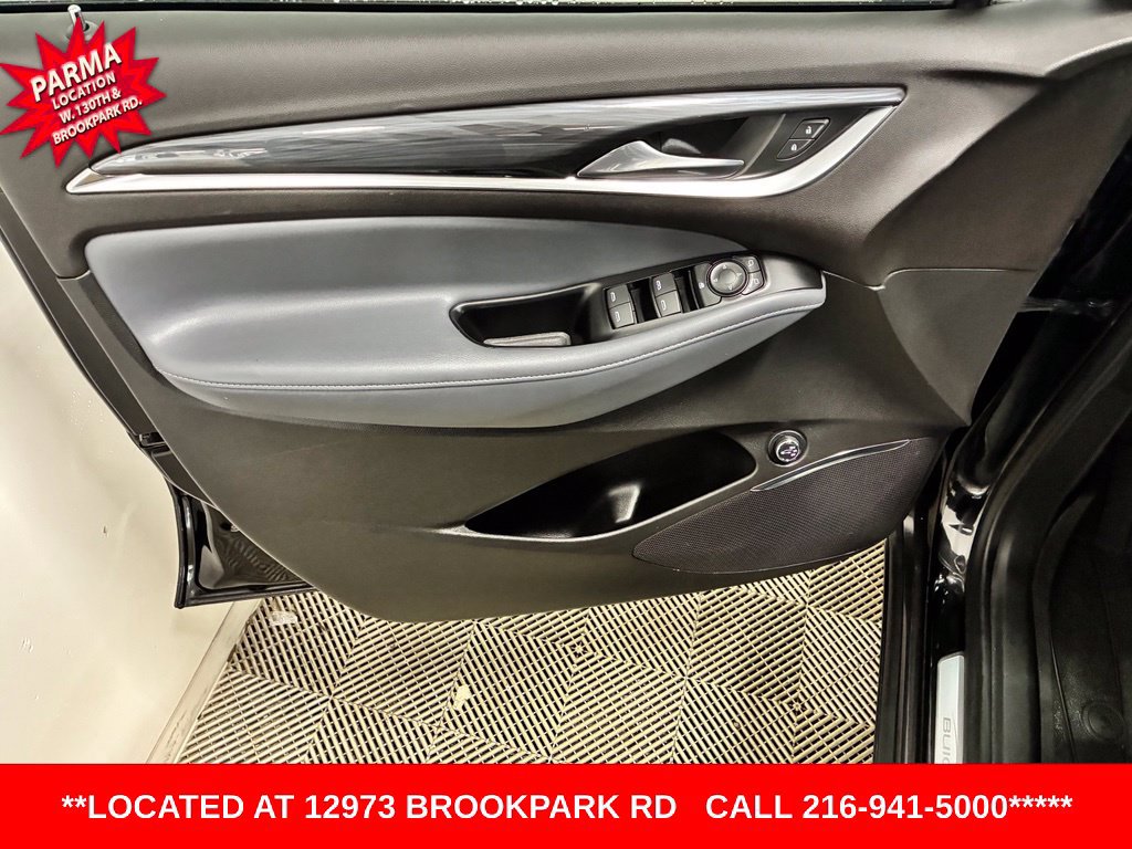Certified 2024 Buick Enclave Essence AWD/4WD image 9