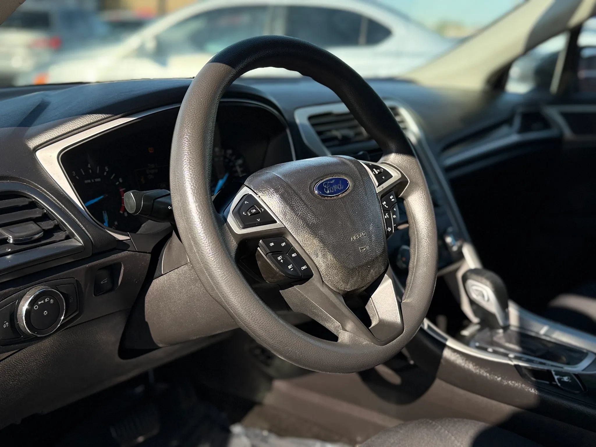 Used 2016 Ford Fusion SE FWD image 12