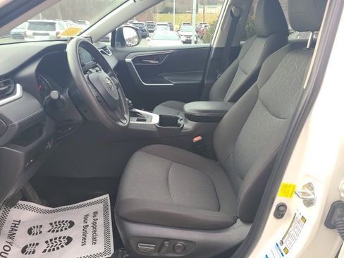 Used 2022 Toyota RAV4 XLE image 16