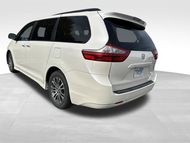 Used 2019 Toyota Sienna XLE w/ XLE Navigation Package FWD image 13