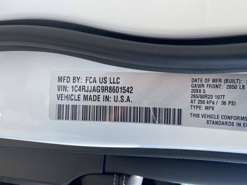 Used 2024 Jeep Grand Cherokee L Altitude RWD image 23