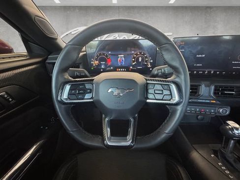 Used 2025 Ford Mustang Coupe RWD image 21