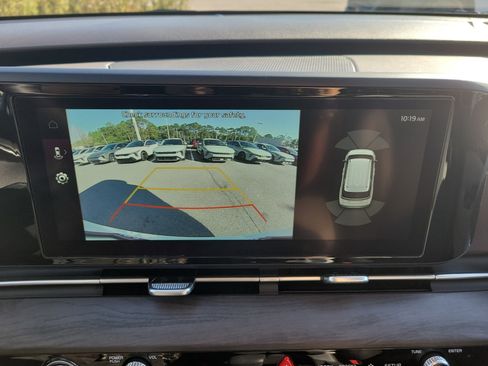 Certified 2024 Kia Carnival EX image 35