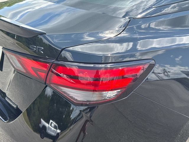 Used 2023 Nissan Sentra SR w/ Midnight Edition Package FWD image 12