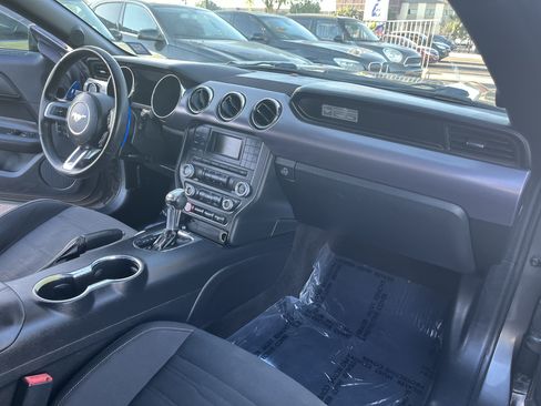 Used 2015 Ford Mustang Coupe RWD image 14