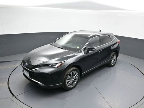 Certified 2023 Toyota Venza Limited image 33