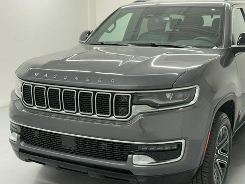 Used 2024 Jeep Wagoneer Series II w/ Flexible Seating Group image 11