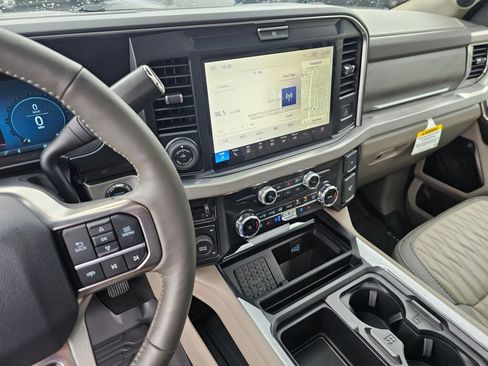 Used 2025 Ford F450 Platinum w/ Platinum Plus Package image 24