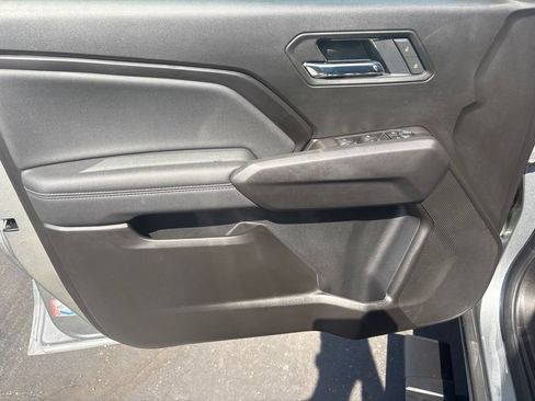 Used 2025 Chevrolet Colorado LT w/ LT Convenience Package AWD/4WD image 14