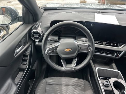 Used 2026 Chevrolet Equinox LT FWD image 11