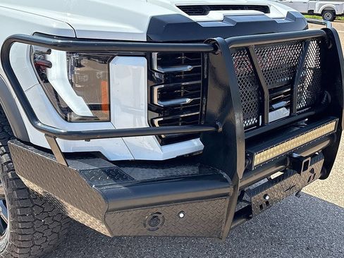 Used 2024 GMC Sierra 2500 AT4 w/ AT4 Premium Plus Package AWD/4WD image 13