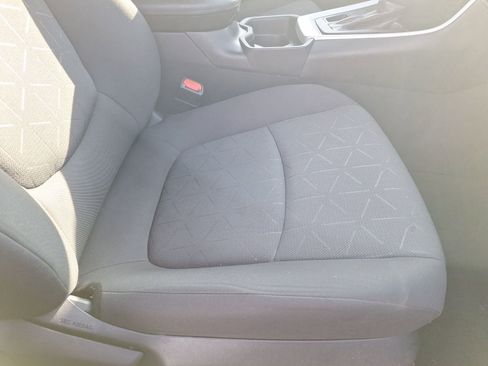 Used 2021 Toyota RAV4 XLE image 34