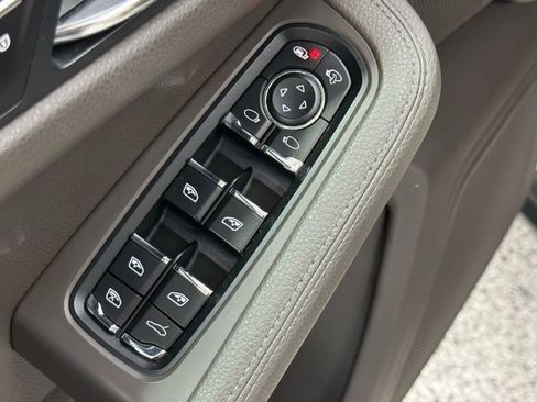 Used 2015 Porsche Macan S w/ Premium Package Plus image 9