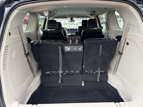 Used 2021 Chrysler Voyager Lxi image 14