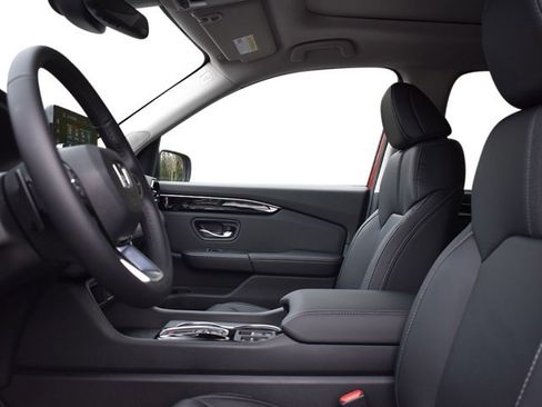 New 2025 Honda Pilot Touring image 10