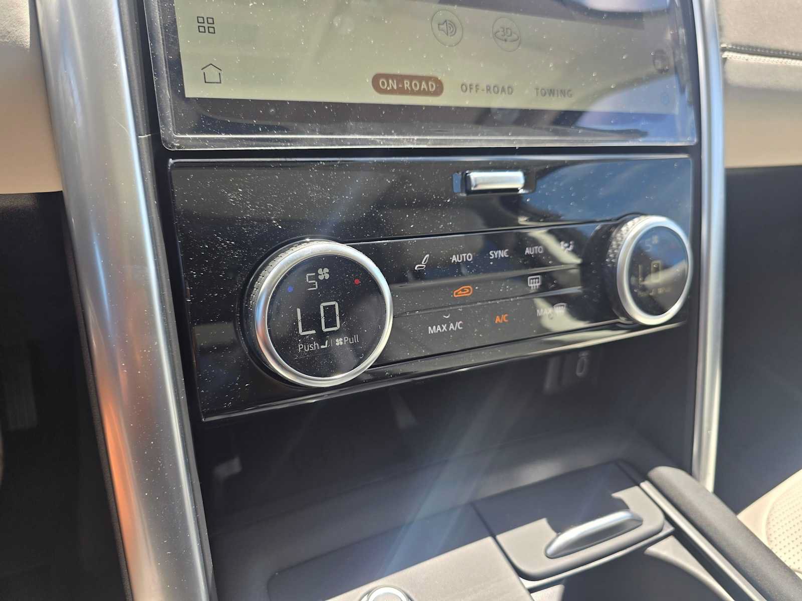 New 2026 Land Rover Discovery S AWD/4WD image 31