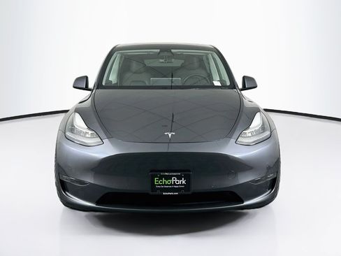 Used 2021 Tesla Model Y Long Range AWD/4WD image 2