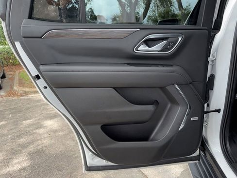 Used 2022 Chevrolet Tahoe LT w/ Luxury Package RWD image 29
