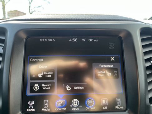 Used 2017 Jeep Cherokee Latitude w/ Safety/Convenience Group AWD/4WD image 20