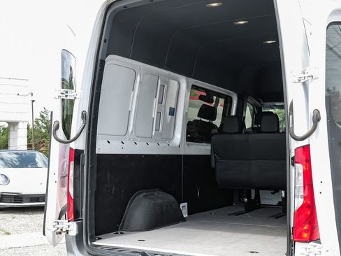 Used 2023 Mercedes-Benz Sprinter 2500 image 42