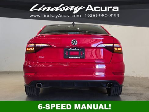 Used 2019 Volkswagen Jetta GLI FWD image 6