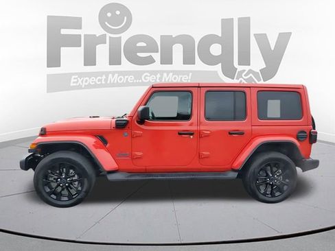Used 2025 Jeep Wrangler Unlimited Sahara AWD/4WD image 2