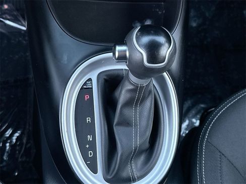 Used 2017 Kia Soul + image 20