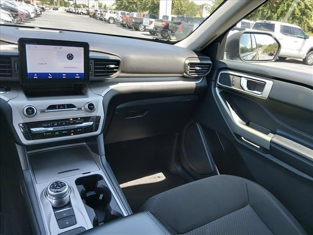 Certified 2023 Ford Explorer XLT RWD image 12