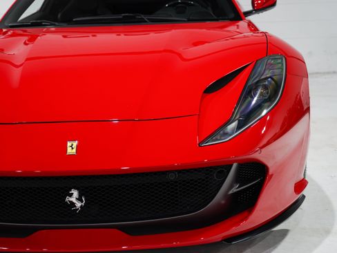Used 2019 Ferrari 812 Superfast RWD image 32