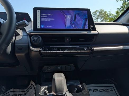 Used 2024 Toyota Prius XLE AWD/4WD image 19