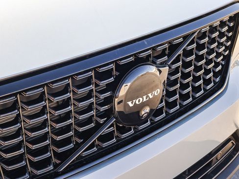 New 2026 Volvo XC40 B5 Ultra w/ Climate Package image 17