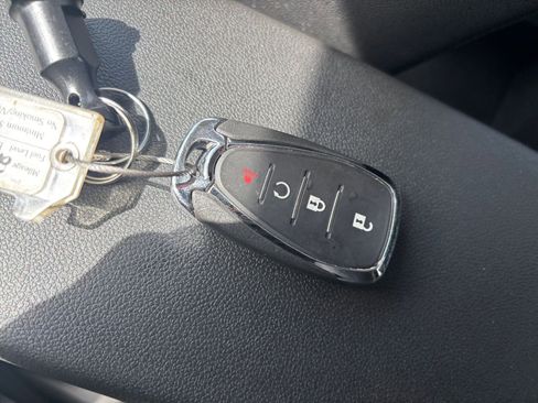 Used 2025 Chevrolet Trax LT image 23