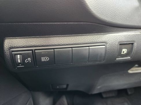 Certified 2025 Toyota Corolla LE FWD image 19