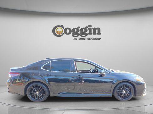 Used 2021 Toyota Camry XSE image 5