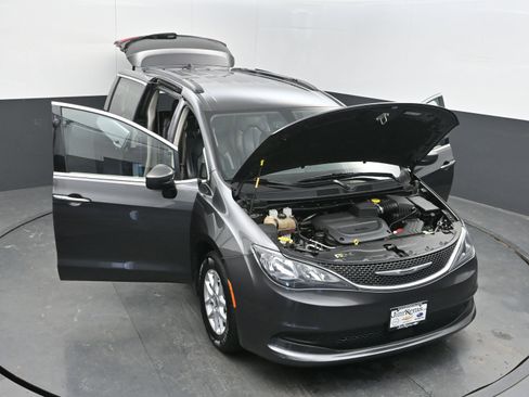 Used 2021 Chrysler Voyager Lxi image 43