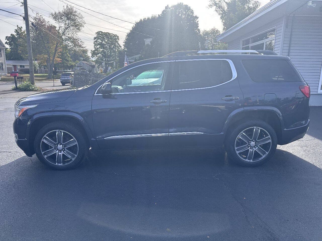 Used 2019 GMC Acadia Denali w/ LPO, Floor Liner Package FWD image 10