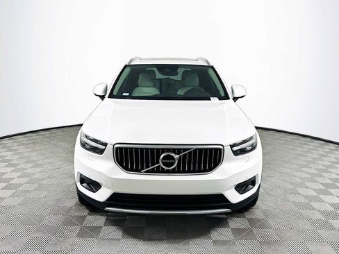 Used 2022 Volvo XC40 T4 Inscription w/ Climate Package FWD image 2