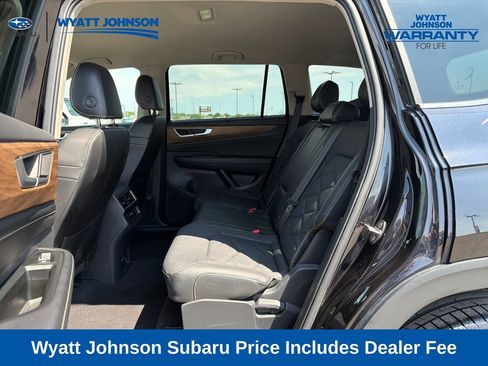 Used 2025 Volkswagen Atlas SE AWD/4WD image 24