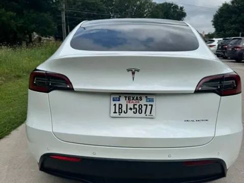 Used 2022 Tesla Model Y Long Range AWD/4WD image 4